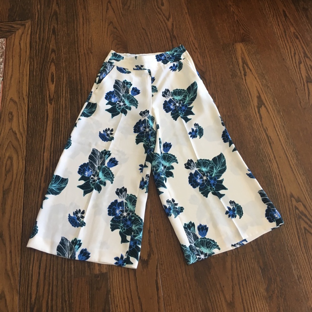 Floral print wide leg gaucho pant